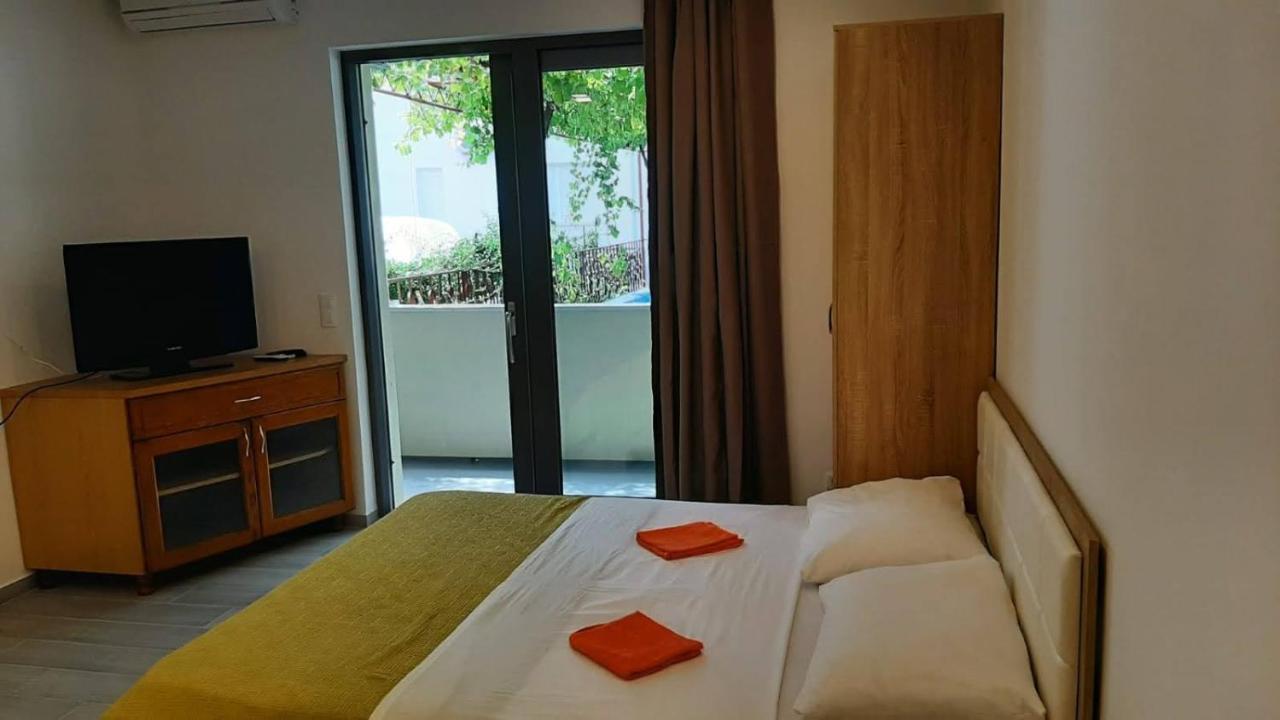 Apartmani Ivica Martić Duće Esterno foto