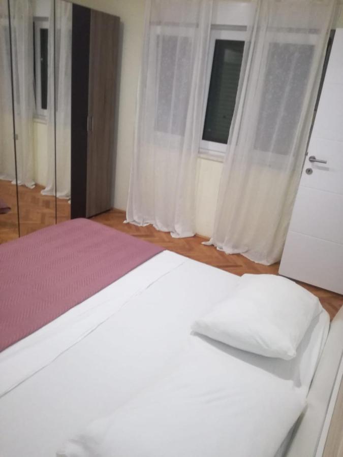 Apartmani Ivica Martić Duće Esterno foto