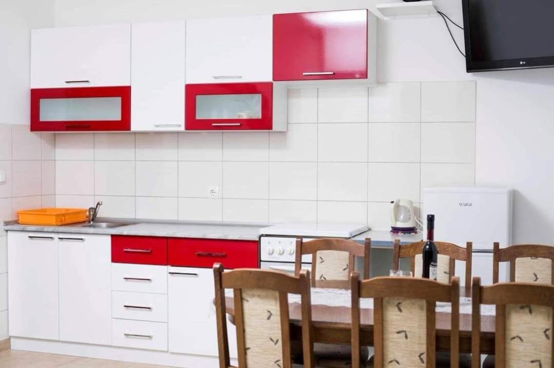 Apartmani Ivica Martić Duće Esterno foto