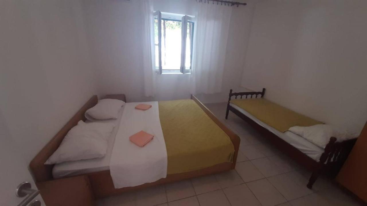 Apartmani Ivica Martić Duće Esterno foto
