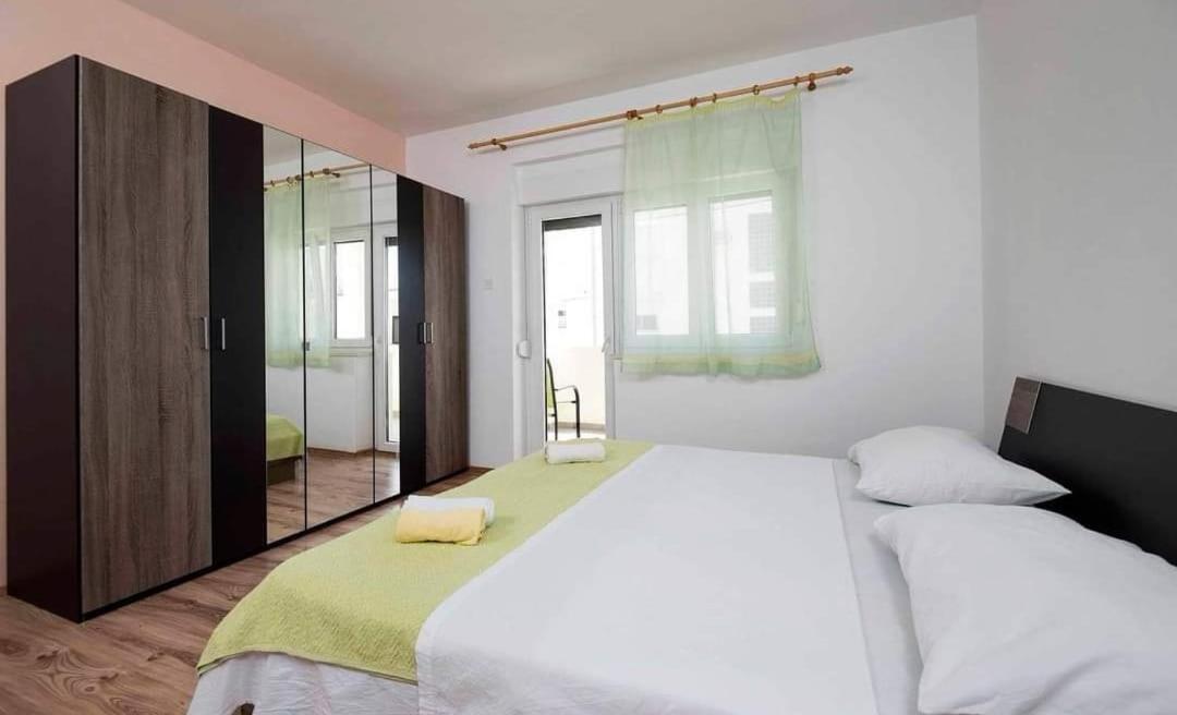 Apartmani Ivica Martić Duće Esterno foto