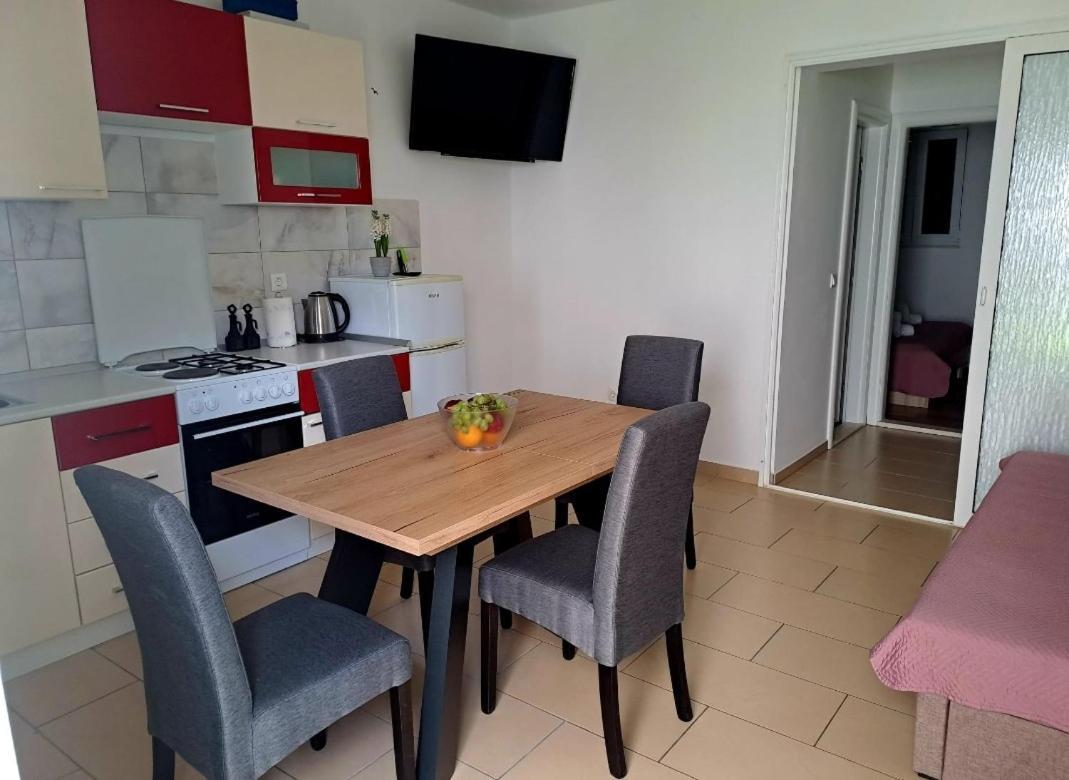 Apartmani Ivica Martić Duće Esterno foto