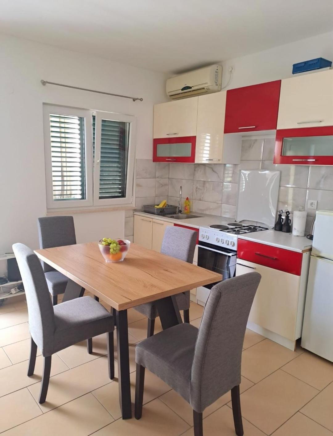 Apartmani Ivica Martić Duće Esterno foto